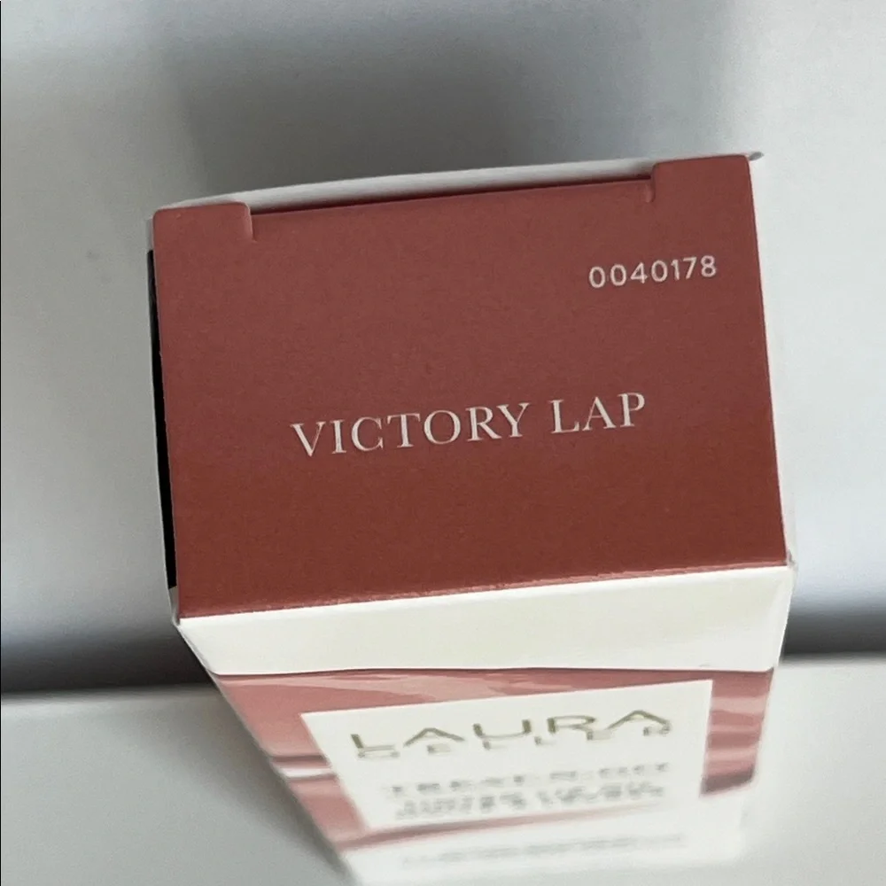 Laura Geller Treat-N-Go Lip Oil Victory Lap